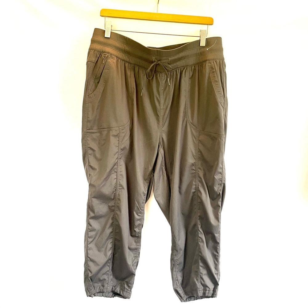 New The North Face Plus Size1x Women’s Active Capri Graphite Grey Aphrdit 1x NWT